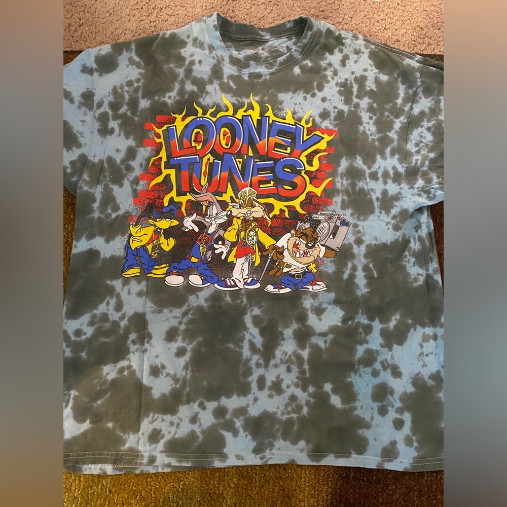 Oversized Med. Looney Tunes Shirt..